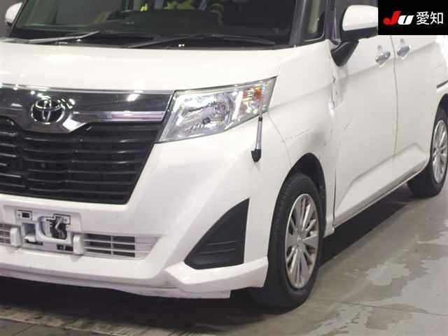 TOYOTA ROOMY 2017