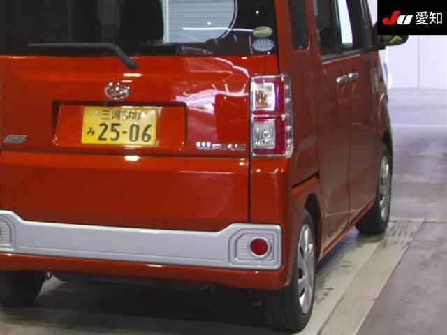 DAIHATSU WAKE 2015