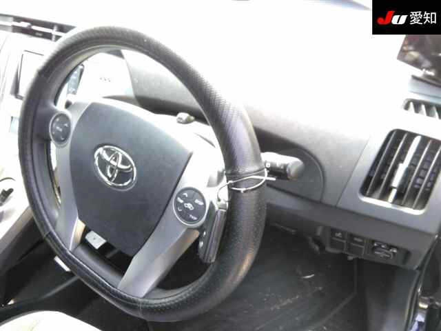 TOYOTA PRIUS 2012