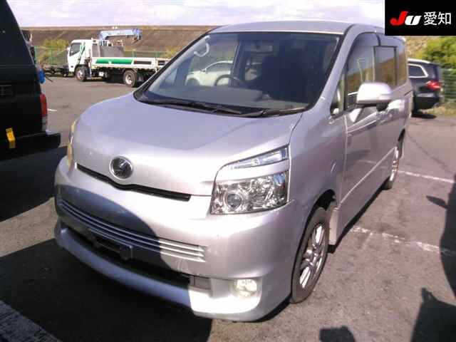 TOYOTA VOXY 2008