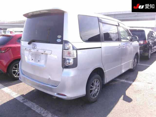 TOYOTA VOXY 2008