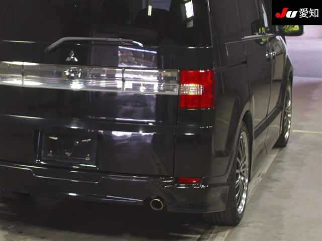 MITSUBISHI DELICA D5 2010