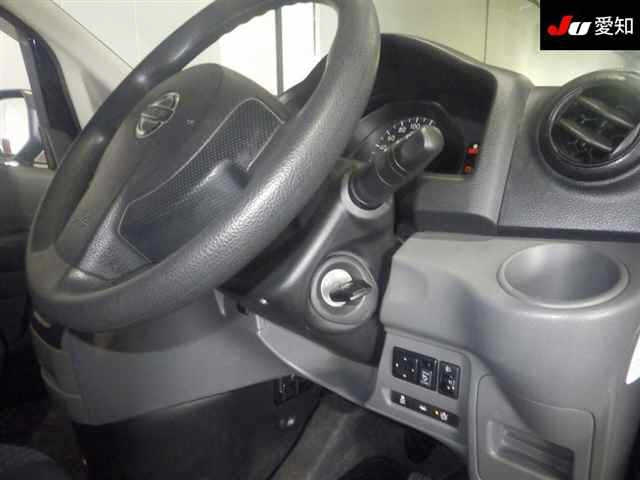 NISSAN NV200 2022