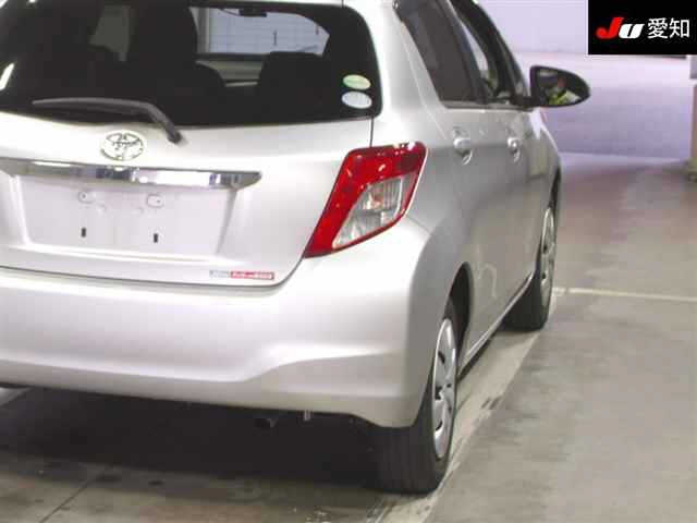 TOYOTA VITZ 2012