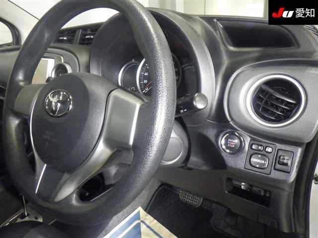 TOYOTA VITZ 2012