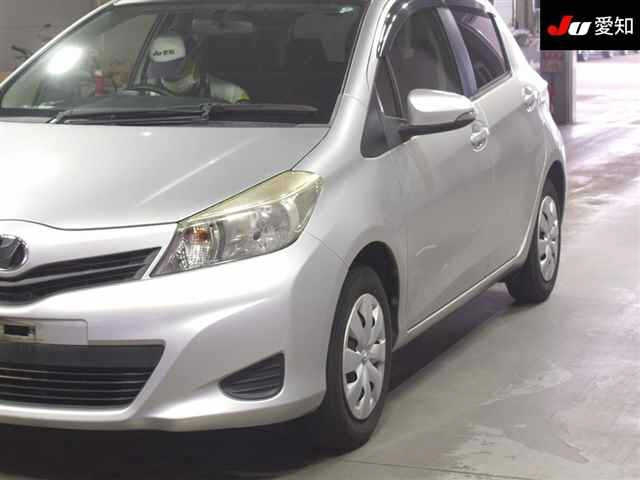 TOYOTA VITZ 2012