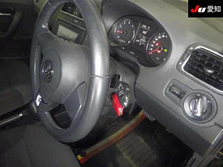 VOLKSWAGEN POLO 2013