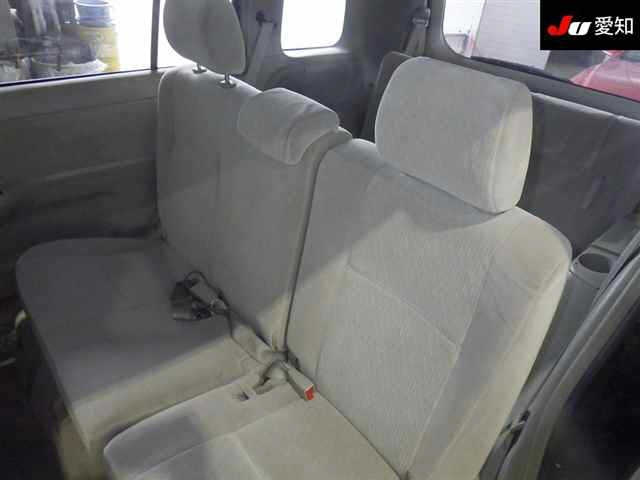 TOYOTA ISIS 2008