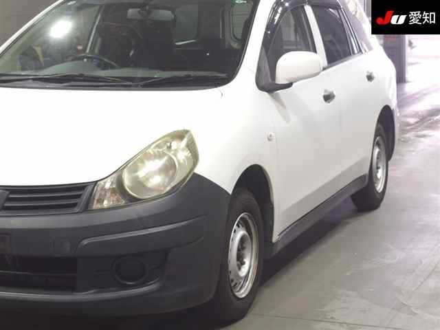 NISSAN AD 2011