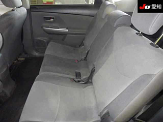 TOYOTA PRIUS ALPHA 2013