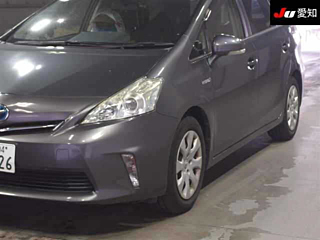 TOYOTA PRIUS ALPHA 2013