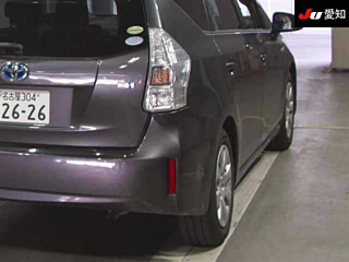 TOYOTA PRIUS ALPHA 2013