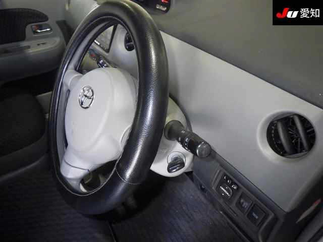TOYOTA SIENTA 2010