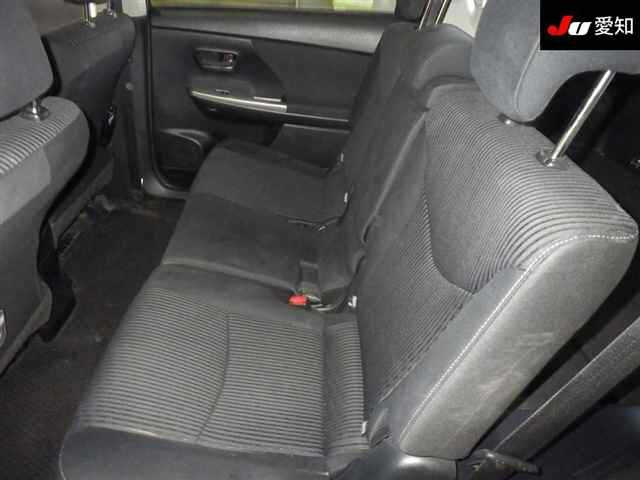 TOYOTA PRIUS ALPHA 2016