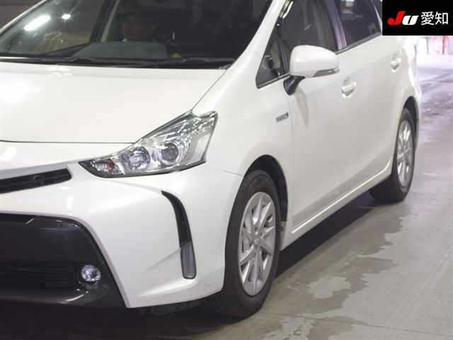 TOYOTA PRIUS ALPHA 2016