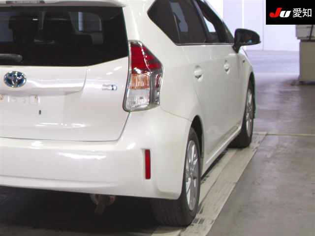 TOYOTA PRIUS ALPHA 2016