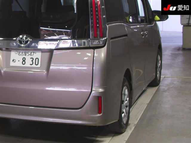 TOYOTA NOAH 2017