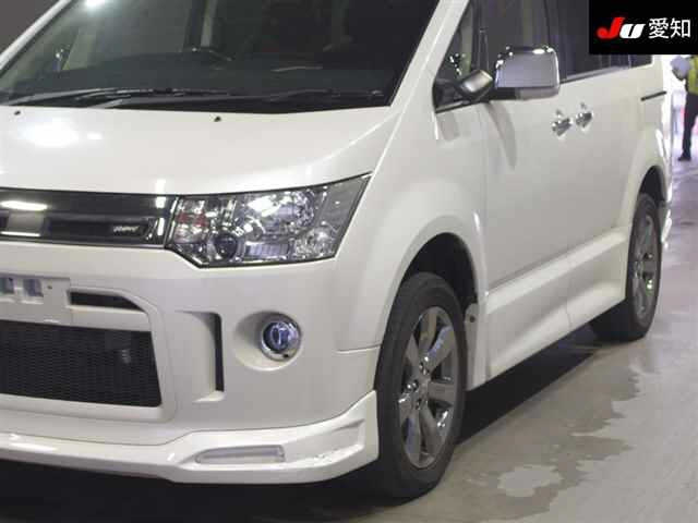MITSUBISHI DELICA D5 2018