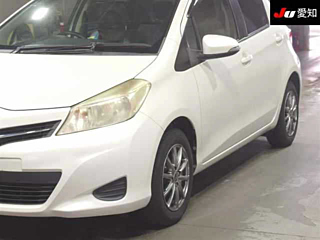 TOYOTA VITZ 2011