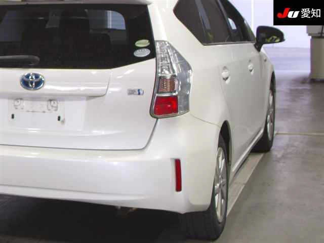 TOYOTA PRIUS ALPHA 2012