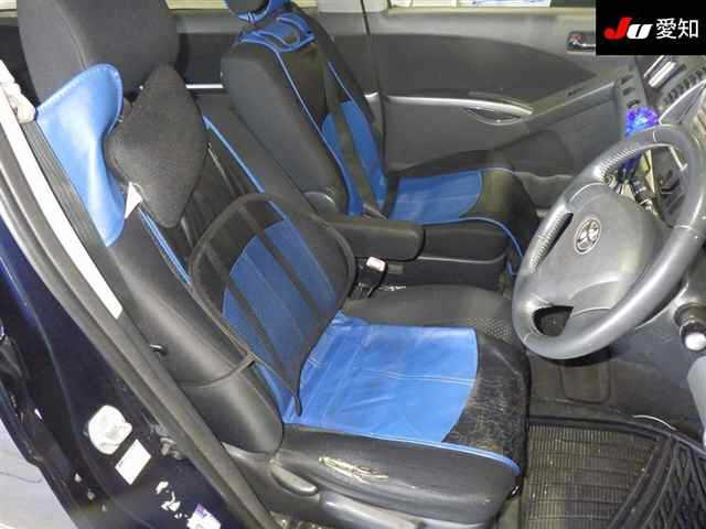 TOYOTA ISIS 2010