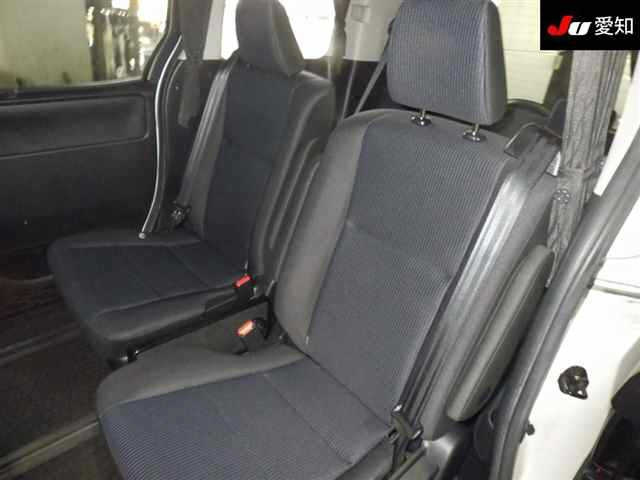 TOYOTA NOAH 2017