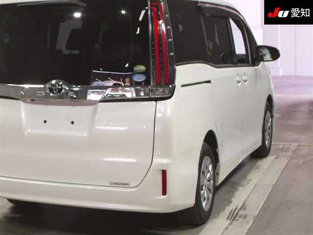 TOYOTA NOAH 2017