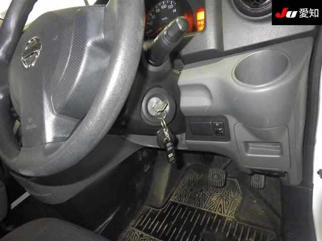 NISSAN NV200 2014