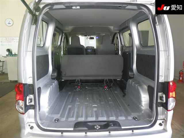 NISSAN NV200 2019