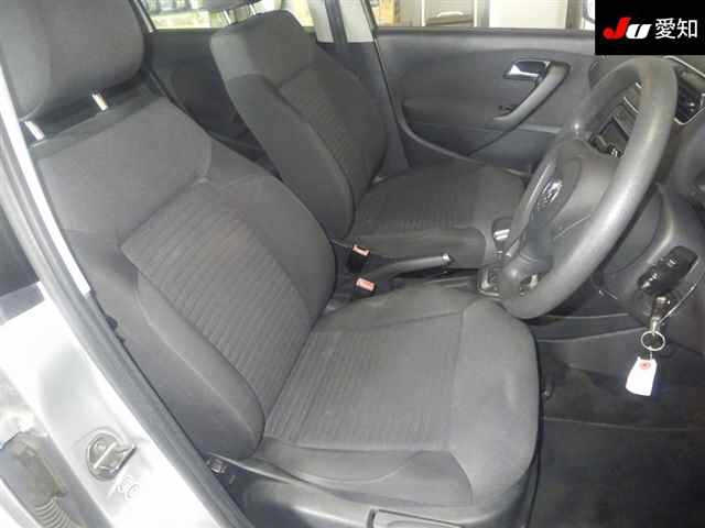 VOLKSWAGEN POLO 2010