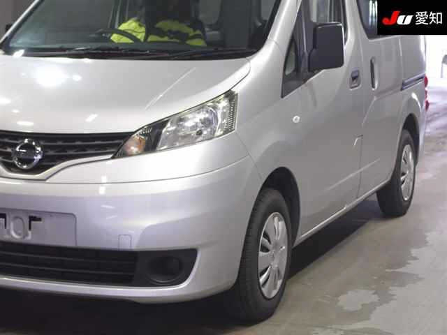 NISSAN NV200 2019