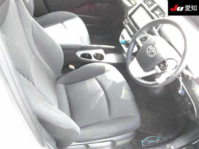 TOYOTA PRIUS 2016