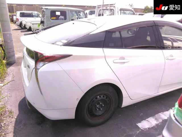 TOYOTA PRIUS 2016