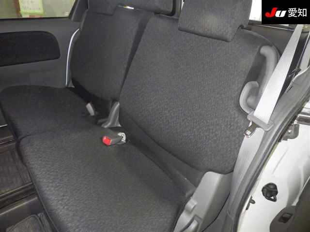 TOYOTA SIENTA 2012