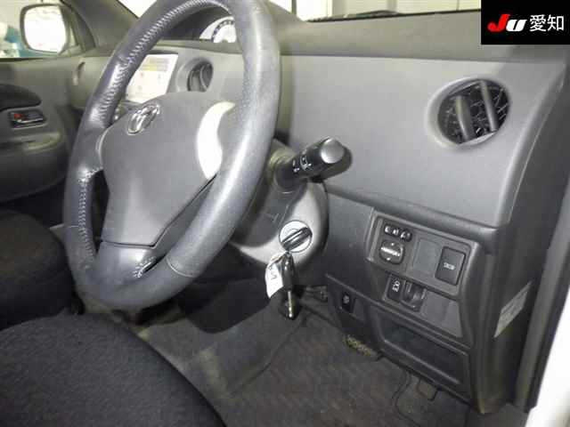 TOYOTA SIENTA 2012