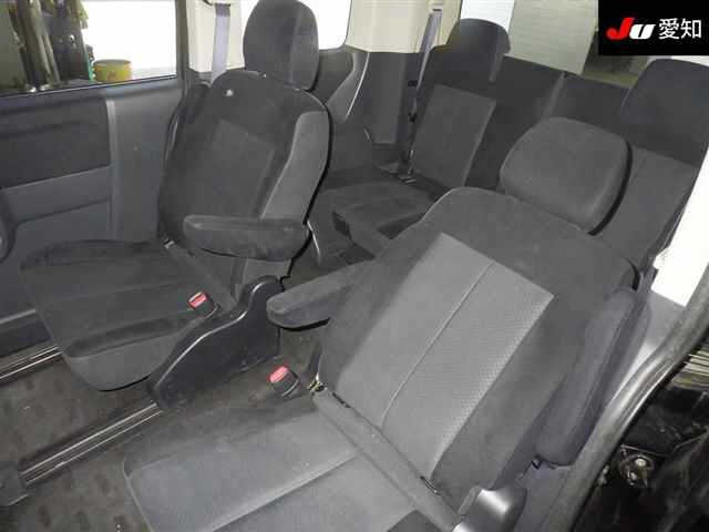MITSUBISHI DELICA D5 2010