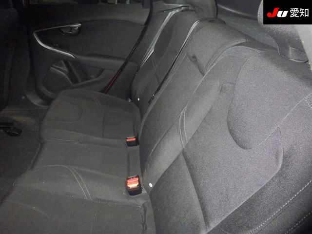 VOLVO V40 2014