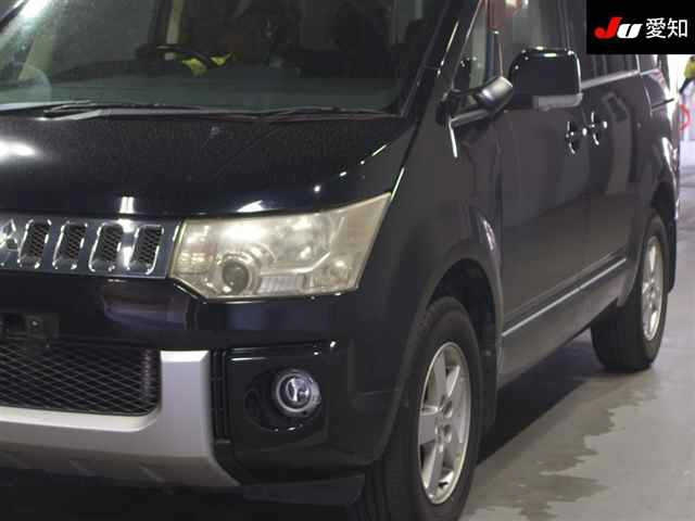 MITSUBISHI DELICA D5 2010