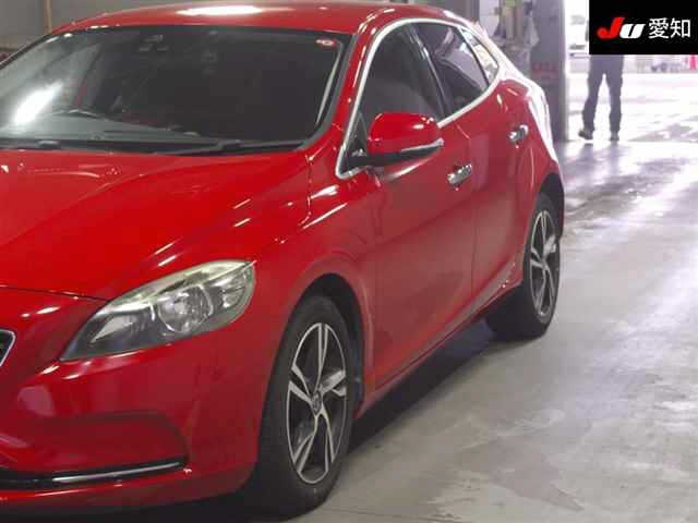 VOLVO V40 2014