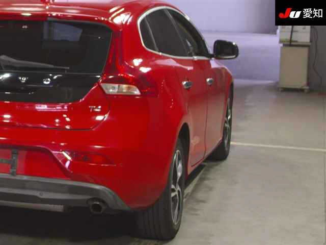 VOLVO V40 2014
