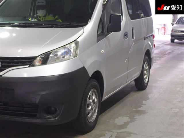 NISSAN NV200 2020