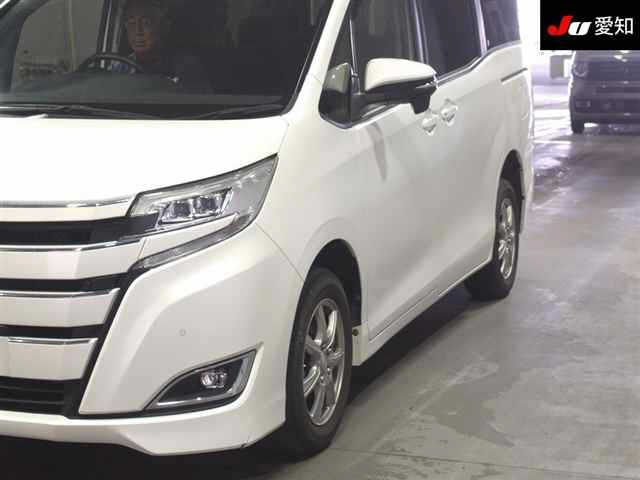 TOYOTA NOAH 2020