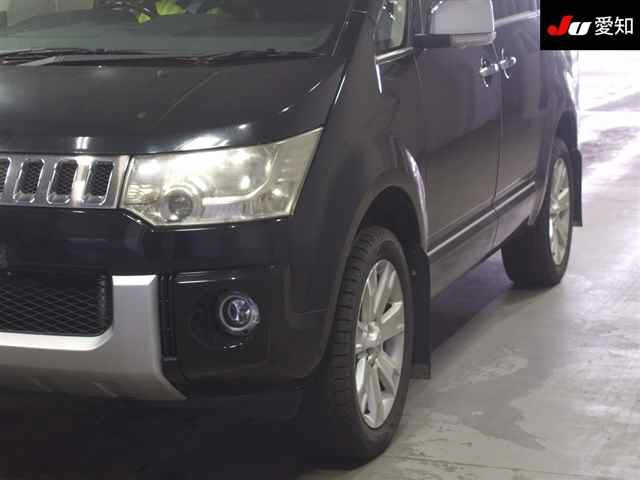 MITSUBISHI DELICA D5 2012
