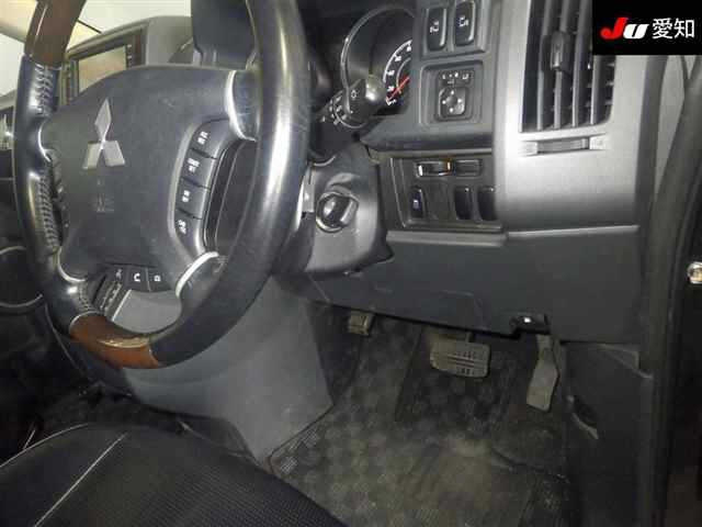 MITSUBISHI DELICA D5 2012
