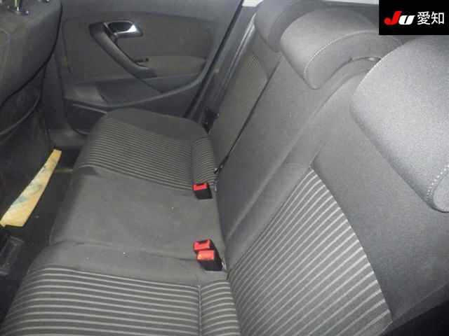 VOLKSWAGEN POLO 2010