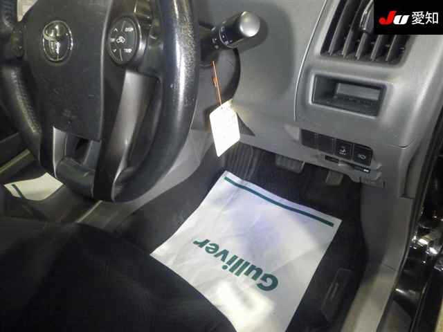 TOYOTA PRIUS ALPHA 2014