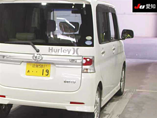 DAIHATSU TANTO 2011