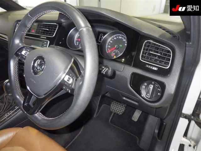 VOLKSWAGEN GOLF 2014