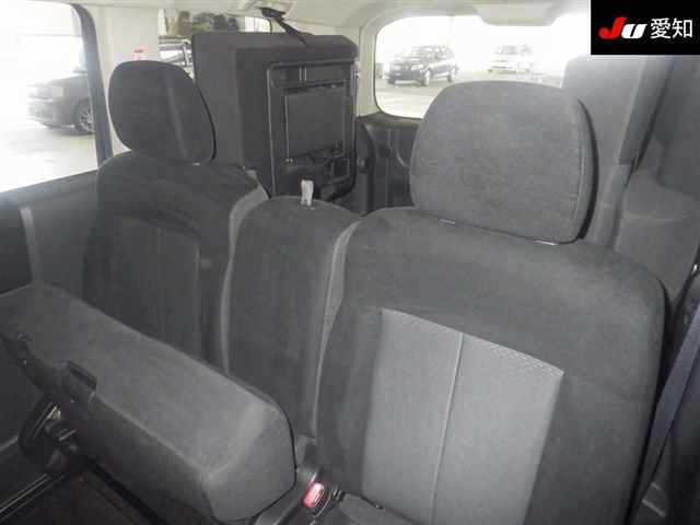 MITSUBISHI DELICA D5 2011