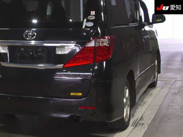 TOYOTA ALPHARD 2011
